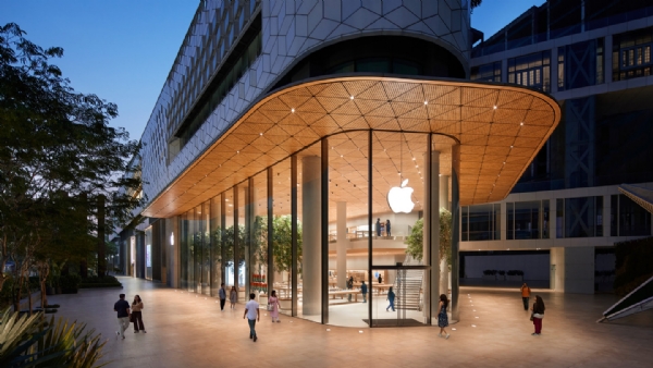 Apples 1st store 